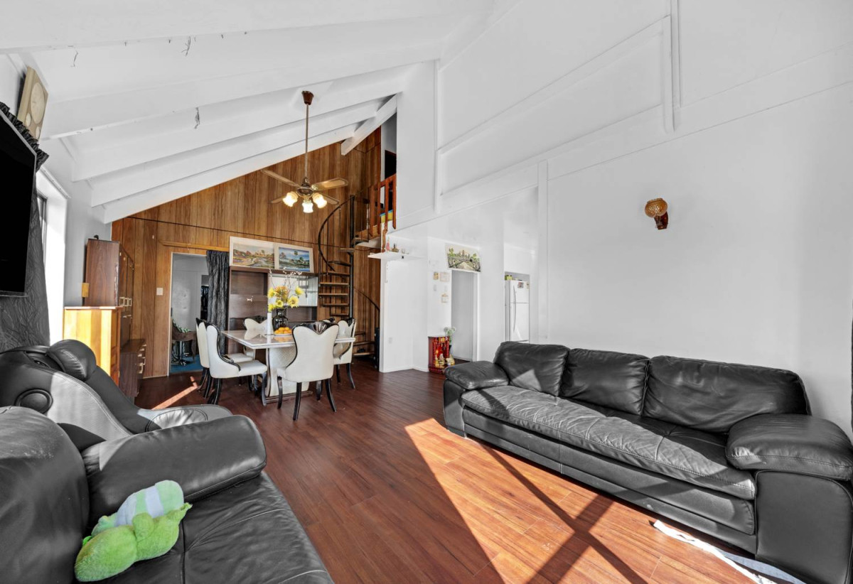 1012m2 section, 3 beds + sun room 2 baths house with double garage, Short walk to local shops, cafés, and everyday amenities, close to Pohutukawa Coast beaches and coastal walkways, Sunkist Bay Reserve, 0.7 km to Beachlands School, 40 Second View Avenue, Beachlands, Auckland