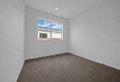 Brandnew 5 beds 2 baths house with double garage on 334m2 section, close to Opaheke School, local reserves, 5 Pupu Crescent, Opaheke, Auckland