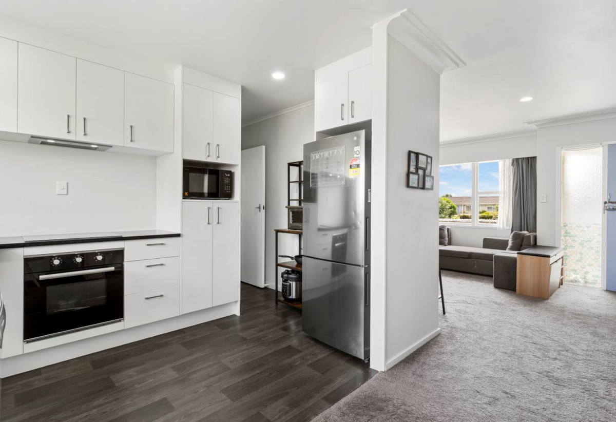 Musr sell, Motivated vendor, Brick and concrete bloc 2 beds 1 bath home, Basement single garage plus separate laundry area, Walking distance to Panmure Train & Bus Station, local shops, cafés and Panmure Basin, 1 km to Panmure Bridge School, 2/50 Pilkington Road, Panmure, Auckland