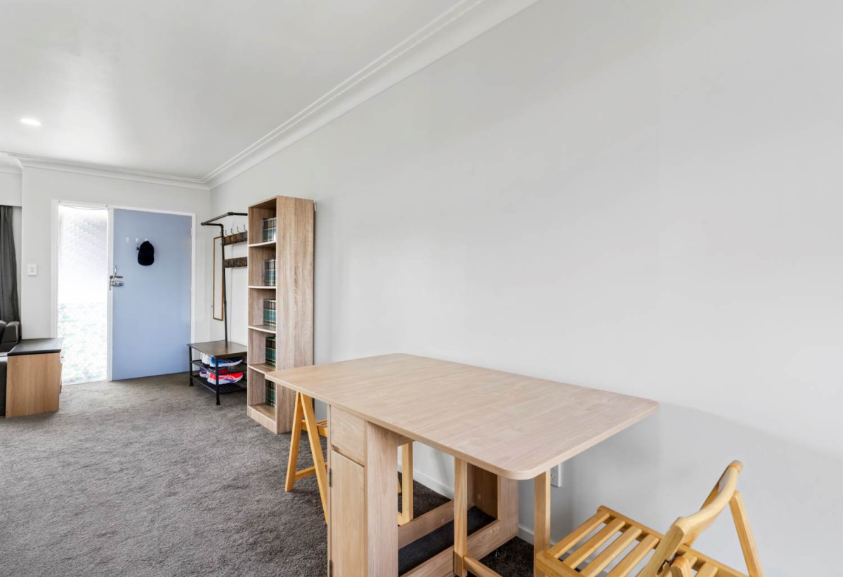 Musr sell, Motivated vendor, Brick and concrete bloc 2 beds 1 bath home, Basement single garage plus separate laundry area, Walking distance to Panmure Train & Bus Station, local shops, cafés and Panmure Basin, 1 km to Panmure Bridge School, 2/50 Pilkington Road, Panmure, Auckland