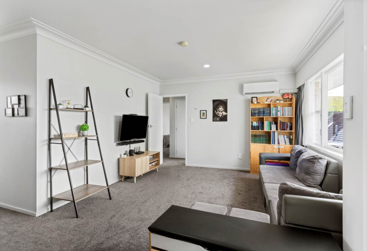 Musr sell, Motivated vendor, Brick and concrete bloc 2 beds 1 bath home, Basement single garage plus separate laundry area, Walking distance to Panmure Train & Bus Station, local shops, cafés and Panmure Basin, 1 km to Panmure Bridge School, 2/50 Pilkington Road, Panmure, Auckland