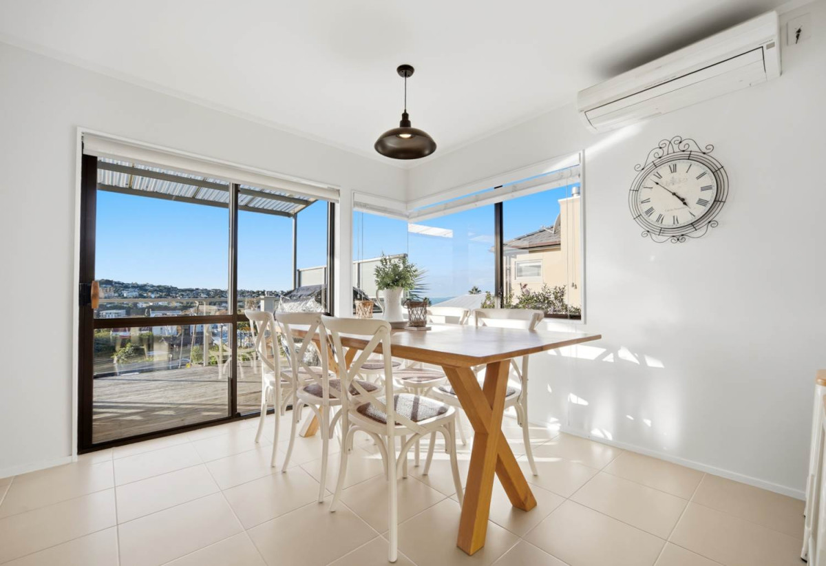 Rangitoto College zone, 4 beds +study room 2 baths house with double garage, 2 beds 1 bath ground floor, close to beach, shops, schools, 0.3 km to Browns Bay School, 1B Beechwood Road, Rothesay Bay, Auckland