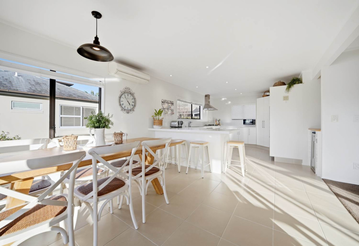 Rangitoto College zone, 4 beds +study room 2 baths house with double garage, 2 beds 1 bath ground floor, close to beach, shops, schools, 0.3 km to Browns Bay School, 1B Beechwood Road, Rothesay Bay, Auckland