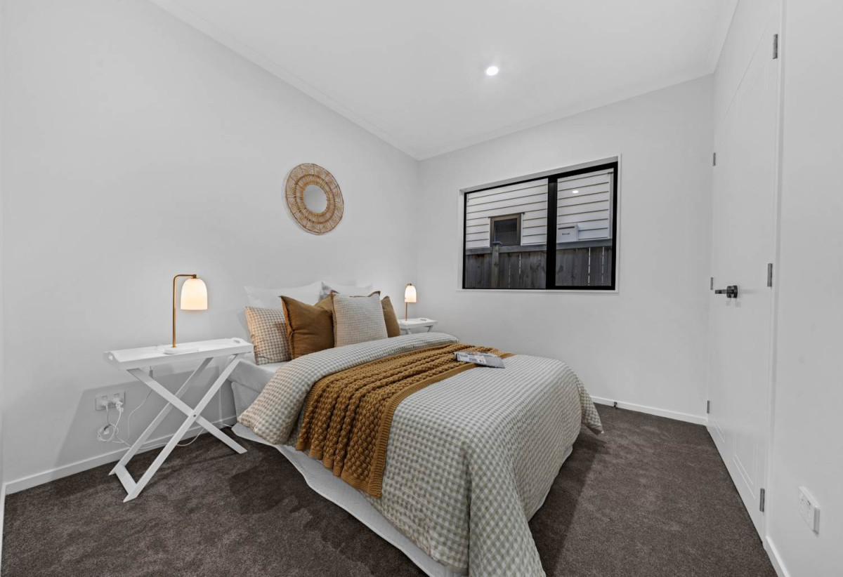 4 beds (2 ensuites) 3 baths house with garage on 325m2 section, close to schools, shops, motorway access, 0.7 km to Ngakoroa School, 9 Kauitara Lane, Karaka, Auckland