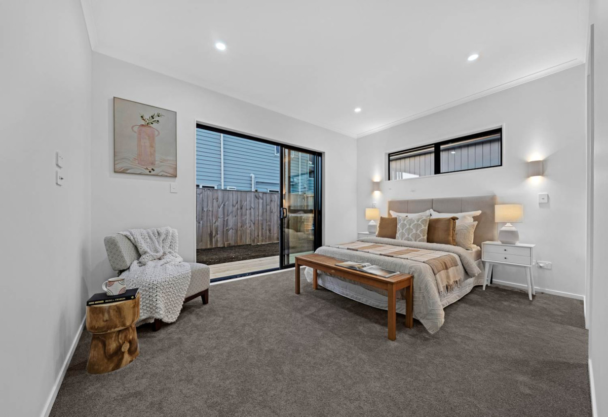 4 beds (2 ensuites) 3 baths house with garage on 325m2 section, close to schools, shops, motorway access, 0.7 km to Ngakoroa School, 9 Kauitara Lane, Karaka, Auckland