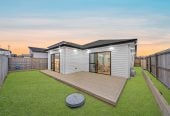 4 beds (2 ensuites) 3 baths house with garage on 325m2 section, close to schools, shops, motorway access, 0.7 km to Ngakoroa School, 9 Kauitara Lane, Karaka, Auckland