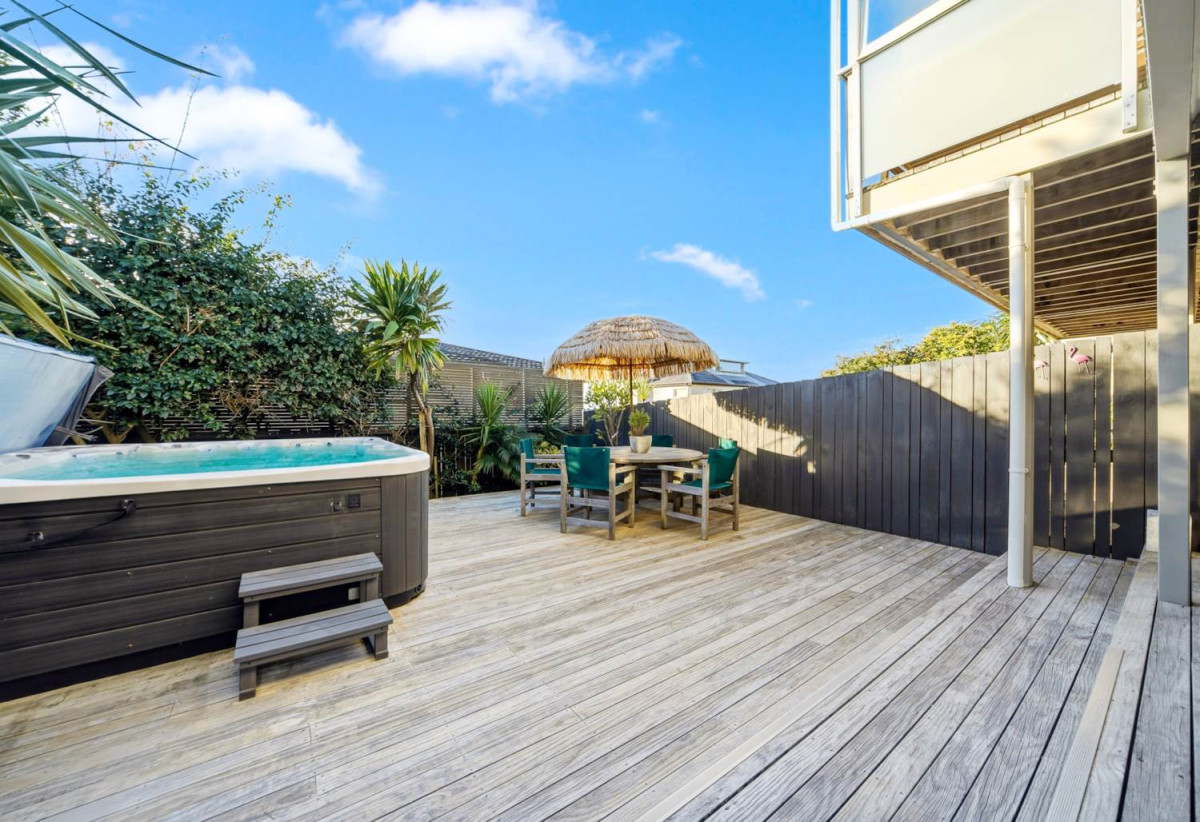 Rangitoto College zone, 4 beds +study room 2 baths house with double garage, 2 beds 1 bath ground floor, close to beach, shops, schools, 0.3 km to Browns Bay School, 1B Beechwood Road, Rothesay Bay, Auckland