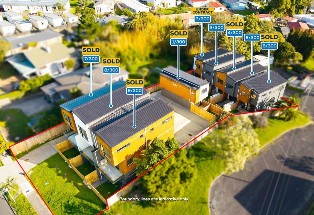 10-Year Halo Building Warranty Insurance, Brandnew 2 beds 1.5 baths home with private backyard and car park, close to schools, Henderson Shopping Complex, 0.4 km to Henderson School, 2-5/300 Great North Road, Henderson, Auckland