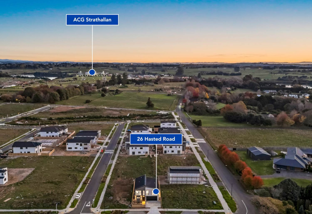 Brandnew 5 beds (2 ensuites) 4 baths house with double garage, close to schools, shops, motorway access, 0.6 km to Hingaia Peninsula School, 26 Hasted Road, Karaka, Auckland