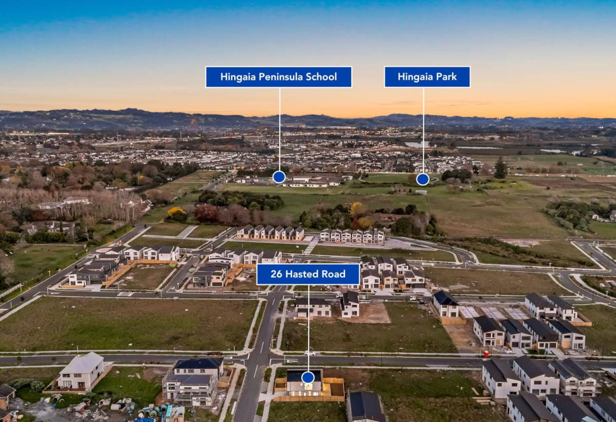 Brandnew 5 beds (2 ensuites) 4 baths house with double garage, close to schools, shops, motorway access, 0.6 km to Hingaia Peninsula School, 26 Hasted Road, Karaka, Auckland