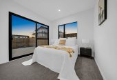 Brandnew 5 beds (2 ensuites) 4 baths house with double garage, close to schools, shops, motorway access, 0.6 km to Hingaia Peninsula School, 26 Hasted Road, Karaka, Auckland