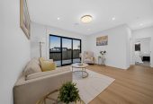 Brandnew 5 beds (2 ensuites) 4 baths house with double garage, close to schools, shops, motorway access, 0.6 km to Hingaia Peninsula School, 26 Hasted Road, Karaka, Auckland