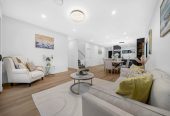 Brandnew 5 beds (2 ensuites) 4 baths house with double garage, close to schools, shops, motorway access, 0.6 km to Hingaia Peninsula School, 26 Hasted Road, Karaka, Auckland