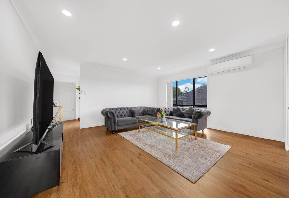 Mt Roskill Grammar zone, 226m2 4 beds 3 baths house with double garage on 338m2 section, just a short stroll from the Keith Hay Park swimming pool complex and all the sporting amenities, close to schools, shops, motorway access, 0.5 km to Hay Park School, 52A Oakdale Road, Mt Roskill, Auckland