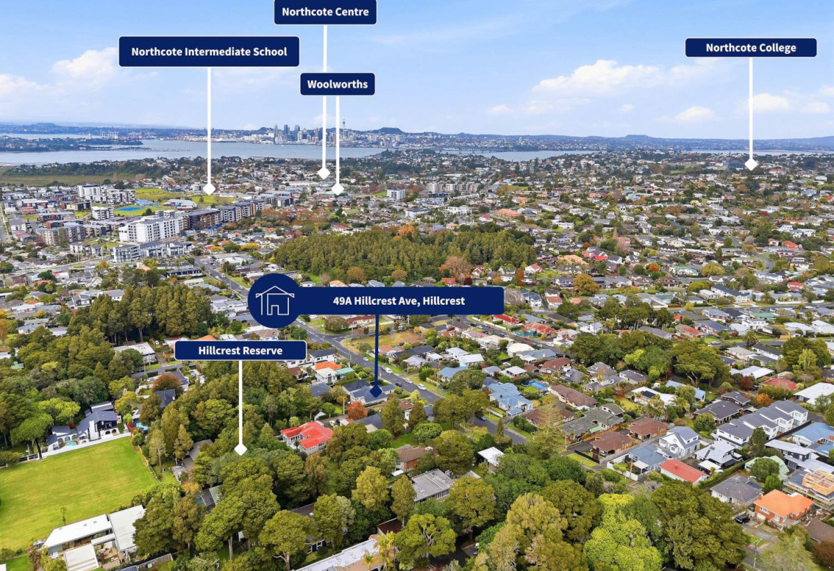 Next to Hillcrest Reserve, 4 beds 2.5 baths house with garage on 315m2 section, within walking distance to nearby schools and local shopping, easy motorway access, 0.4 km to Sunnybrae Normal School, 0.9 km to Northcote Intermediate School and Willow Park School, 49A Hillcrest Avenue, Hillcrest, Auckland