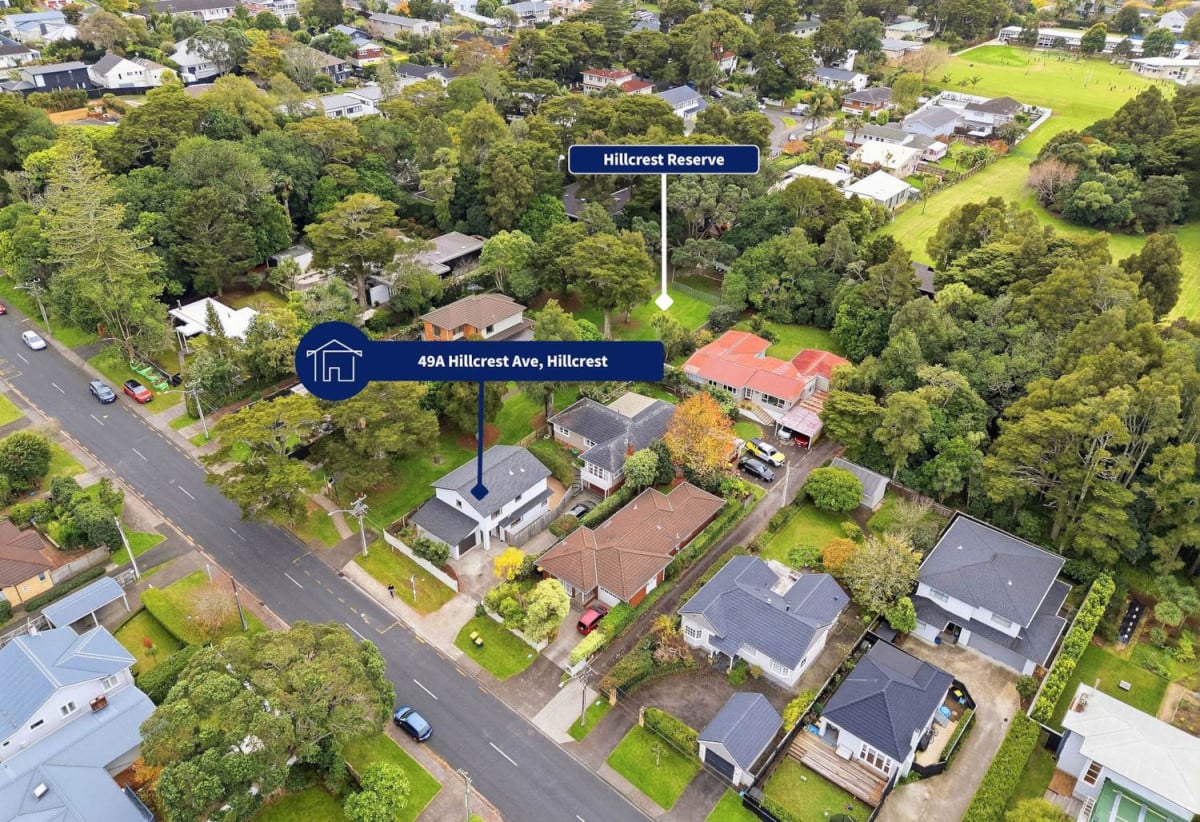 Next to Hillcrest Reserve, 4 beds 2.5 baths house with garage on 315m2 section, within walking distance to nearby schools and local shopping, easy motorway access, 0.4 km to Sunnybrae Normal School, 0.9 km to Northcote Intermediate School and Willow Park School, 49A Hillcrest Avenue, Hillcrest, Auckland