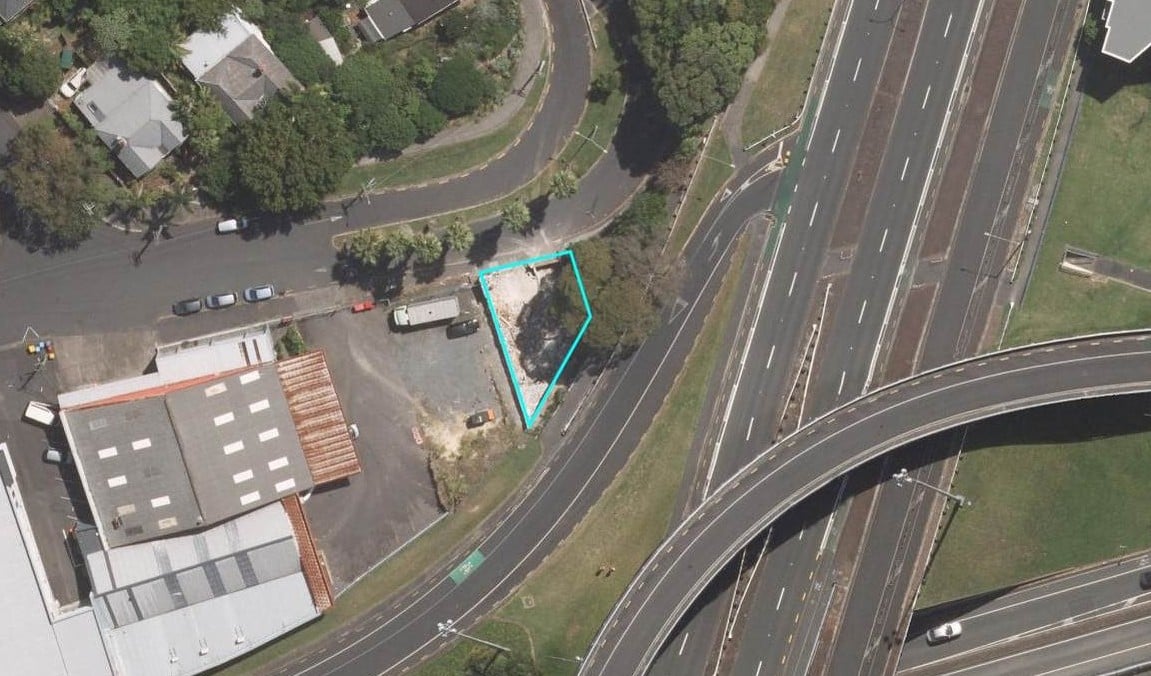 Double Grammar school zone, Premium freehold cleared site in Business – Mixed Use Zone, 0.6 km to Newton Central School, 0.7 km to Kowhai Intermediate School, 1.2 km to Auckland Girls’ Grammar School, 3.1 km to Mt Albert Grammar School, 4a & 4b Aitken Terrace, Kingsland, Auckland