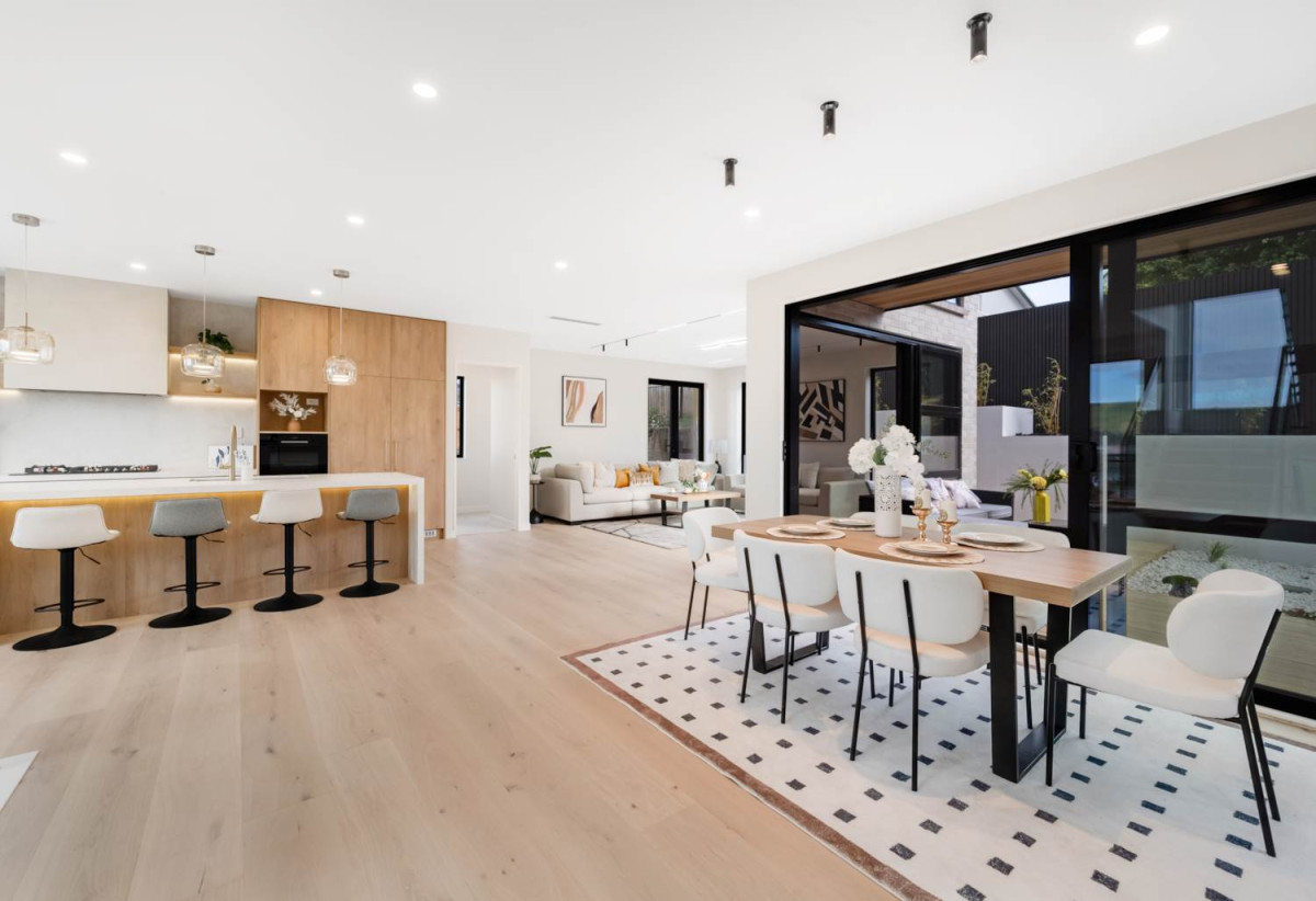Brandnew standalone 4 beds ( 2 ensuites) 3.5 baths house with oversized double garage, central air conditioning, within easy reach of quality schools, shopping centres, parks, golf club, 9 Awa Crescent, St Johns, Auckland
