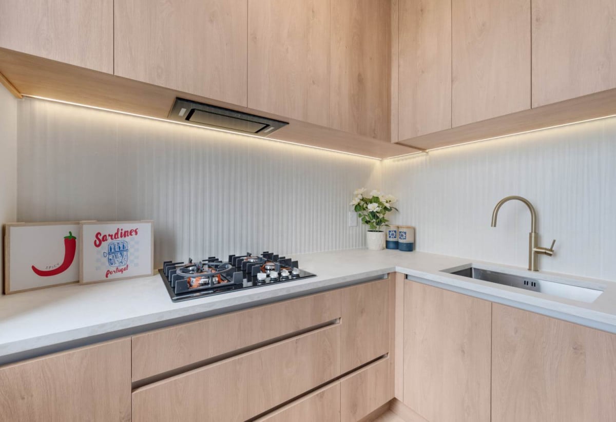 Brandnew standalone 4 beds ( 2 ensuites) 3.5 baths house with oversized double garage, central air conditioning, within easy reach of quality schools, shopping centres, parks, golf club, 9 Awa Crescent, St Johns, Auckland