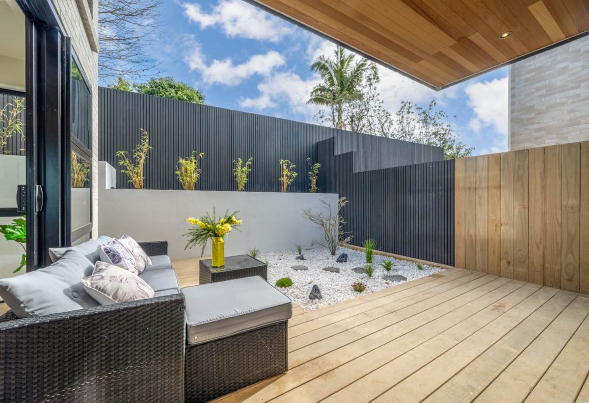 Brandnew standalone 4 beds ( 2 ensuites) 3.5 baths house with oversized double garage, central air conditioning, within easy reach of quality schools, shopping centres, parks, golf club, 9 Awa Crescent, St Johns, Auckland