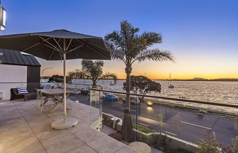 Macleans College zone, 4 beds 3 baths house with double garage and backyard parking space, Waterfront living, 0.8 km to Bucklands Beach Primary School, 2.4 km to Bucklands Beach Intermediate, 2.5 km to Macleans College, 14 The Parade, Bucklands Beach, Auckland