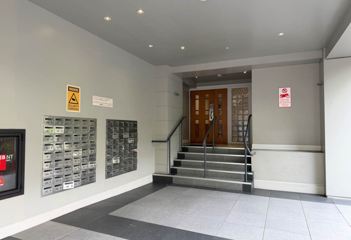 HIGH COURT SALE, Auckland Girls’ Grammar School zone, 48m2 Freehold 1 bed 1 bath apartment, 1.9 km to Auckland Girls’ Grammar School, The property is well located within walking distance from Auckland University, High Court, 3B/2 Eden Crescent, City Centre, Auckland