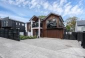 Macleans College zone, 791m2 section, 2 Kitchens, 411m2 Sea Views 6 beds (4 ensuites) 5.5 bathse house with double garaged and 2-beds granny, A striking façade, grand entrance, and elegant lobby make an immediate impression, close to schools, beaches, golf club, shops, 225A Bleakhouse Road, Mellons Bay, Auckland