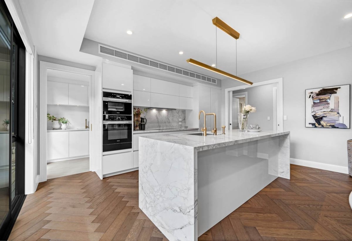 Macleans College zone, 791m2 section, 2 Kitchens, 411m2 Sea Views 6 beds (4 ensuites) 5.5 bathse house with double garaged and 2-beds granny, A striking façade, grand entrance, and elegant lobby make an immediate impression, close to schools, beaches, golf club, shops, 225A Bleakhouse Road, Mellons Bay, Auckland