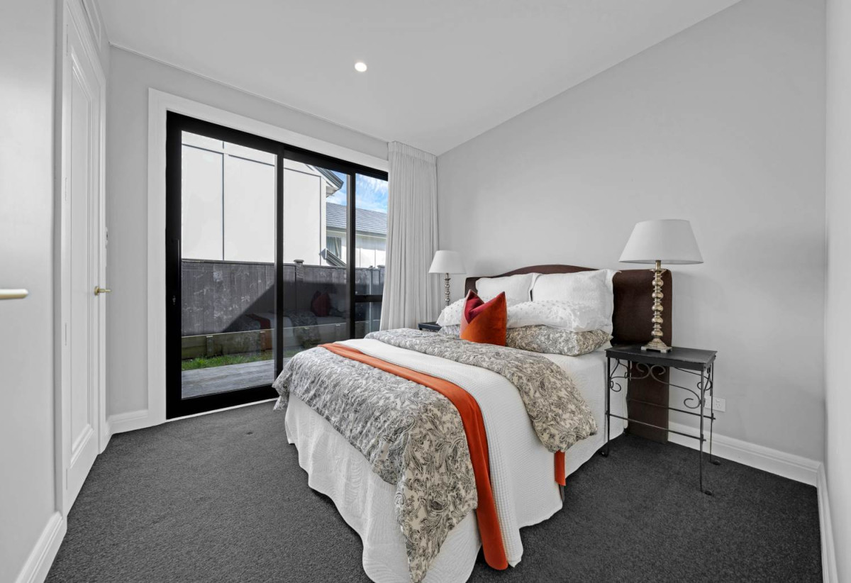 Macleans College zone, 791m2 section, 2 Kitchens, 411m2 Sea Views 6 beds (4 ensuites) 5.5 bathse house with double garaged and 2-beds granny, A striking façade, grand entrance, and elegant lobby make an immediate impression, close to schools, beaches, golf club, shops, 225A Bleakhouse Road, Mellons Bay, Auckland