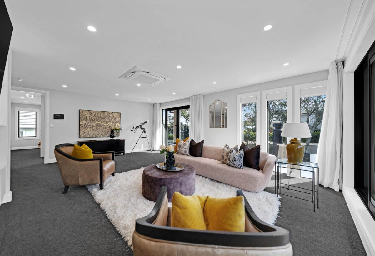 Macleans College zone, 791m2 section, 2 Kitchens, 411m2 Sea Views 6 beds (4 ensuites) 5.5 bathse house with double garaged and 2-beds granny, A striking façade, grand entrance, and elegant lobby make an immediate impression, close to schools, beaches, golf club, shops, 225A Bleakhouse Road, Mellons Bay, Auckland