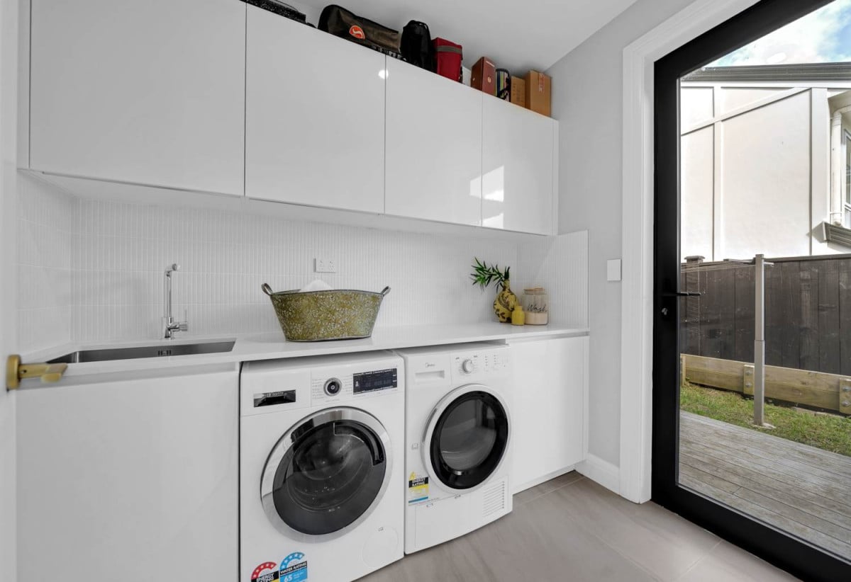 Macleans College zone, 791m2 section, 2 Kitchens, 411m2 Sea Views 6 beds (4 ensuites) 5.5 bathse house with double garaged and 2-beds granny, A striking façade, grand entrance, and elegant lobby make an immediate impression, close to schools, beaches, golf club, shops, 225A Bleakhouse Road, Mellons Bay, Auckland