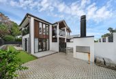 Macleans College zone, 791m2 section, 2 Kitchens, 411m2 Sea Views 6 beds (4 ensuites) 5.5 bathse house with double garaged and 2-beds granny, A striking façade, grand entrance, and elegant lobby make an immediate impression, close to schools, beaches, golf club, shops, 225A Bleakhouse Road, Mellons Bay, Auckland