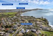 Macleans College zone, 791m2 section, 2 Kitchens, 411m2 Sea Views 6 beds (4 ensuites) 5.5 bathse house with double garaged and 2-beds granny, A striking façade, grand entrance, and elegant lobby make an immediate impression, close to schools, beaches, golf club, shops, 225A Bleakhouse Road, Mellons Bay, Auckland