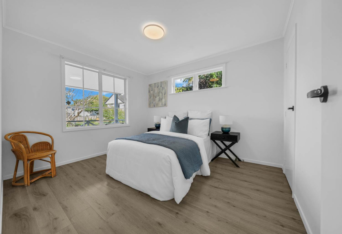 706m2 section, 3 beds 1 bath house with standalone garage, Modern kitchen/bathroom, close to Manurewa town centre, train station, schools, 0.7 km to Manurewa Intermediate, 0.8 km to Manurewa South School, 17 Percival Street, Manurewa, Auckland