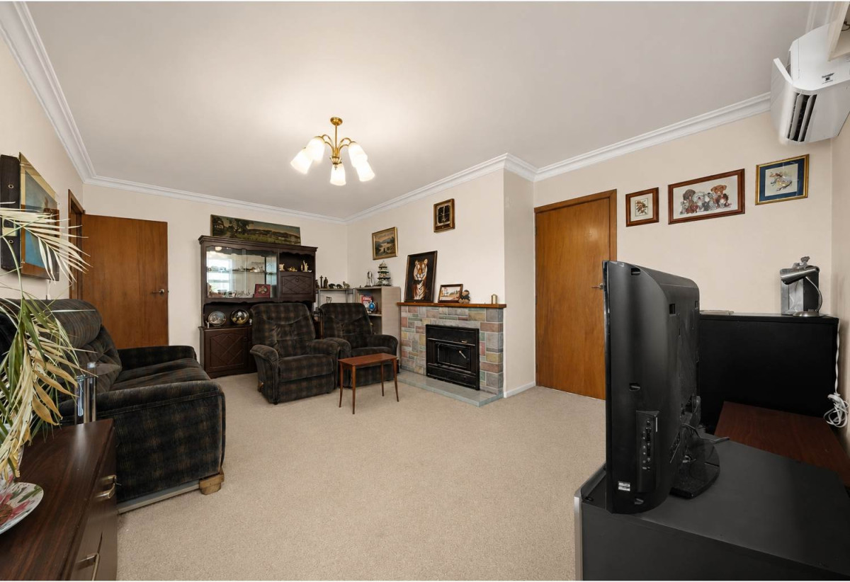 Once in Decades, 665m2 section, Brick and tile 3 beds 1 bath house with garage, close to schools, shops, supermarket, parks, golf club, beach, 0.7 km to May Road School and Marshall Laing School, 0.9 km to Lynfield College, 71 Penney Avenue, Mt Roskill, Auckland