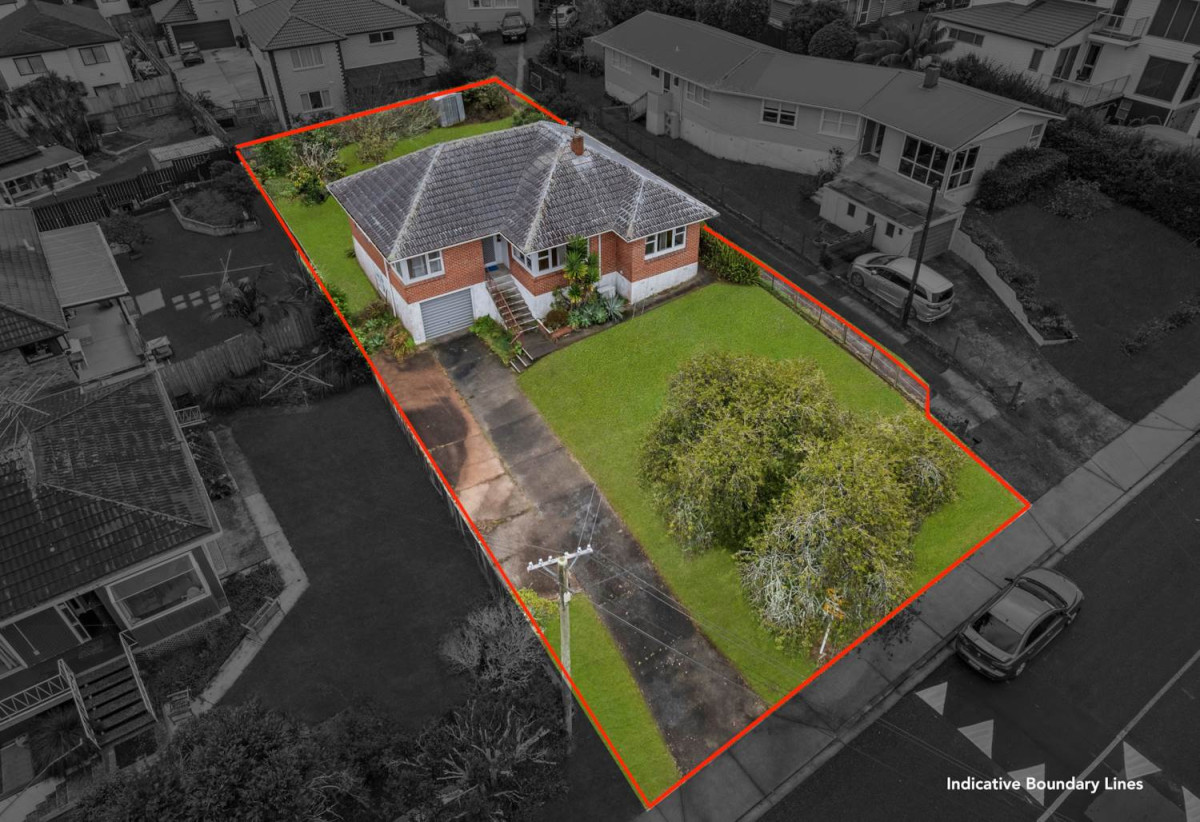 Once in Decades, 665m2 section, Brick and tile 3 beds 1 bath house with garage, close to schools, shops, supermarket, parks, golf club, beach, 0.7 km to May Road School and Marshall Laing School, 0.9 km to Lynfield College, 71 Penney Avenue, Mt Roskill, Auckland