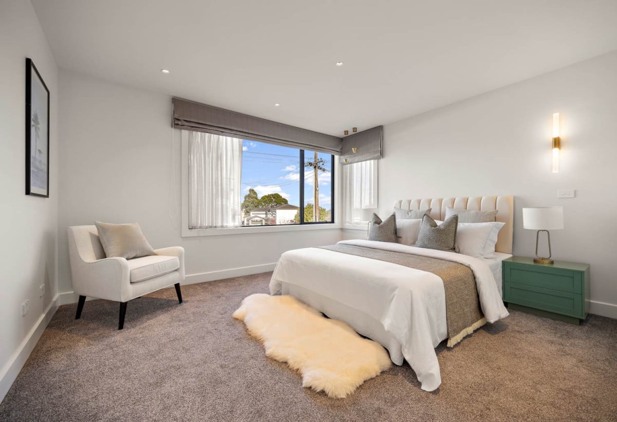 Double Grammar school zone, 286m2 5 beds (2 ensuites) 3.5 baths house with double garage on 387m2 section, The owner has already moved on, zoned for Auckland Grammar School, Epsom Girls Grammar School, Remuera Intermediate School, and Remuera School, 0.3 km to Remuera School, 39A Clonbern Road, Remuera, Auckland