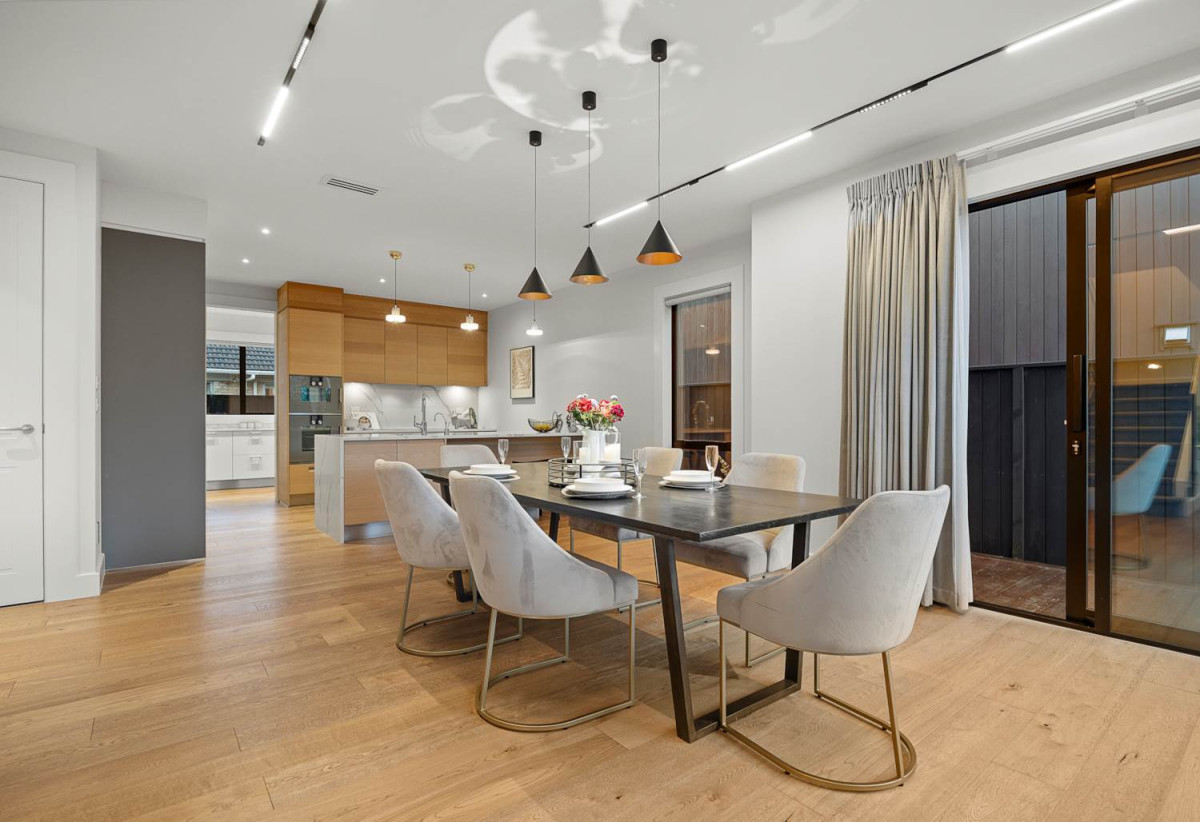 Double Grammar school zone, 286m2 5 beds (2 ensuites) 3.5 baths house with double garage on 387m2 section, The owner has already moved on, zoned for Auckland Grammar School, Epsom Girls Grammar School, Remuera Intermediate School, and Remuera School, 0.3 km to Remuera School, 39A Clonbern Road, Remuera, Auckland