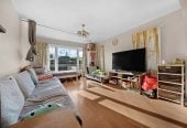 701m2 section, Brick and tile 4 beds 2.5 baths house with standalone double garage, close to schools, Pakuranga Plaza, 0.3 km to Anchorage Park School, 0.6 km to Edgewater College, 0.8 km to Pakuranga Intermediate, 40 Aurea Avenue, Pakuranga, Auckland