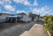 701m2 section, Brick and tile 4 beds 2.5 baths house with standalone double garage, close to schools, Pakuranga Plaza, 0.3 km to Anchorage Park School, 0.6 km to Edgewater College, 0.8 km to Pakuranga Intermediate, 40 Aurea Avenue, Pakuranga, Auckland