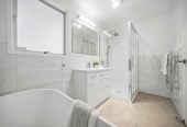 3 beds 1 bath house with garage, close to schools, shops, supermarket, beaches, 0.2 km to Glamorgan School, 1.3 km to Long Bay College, 1.8 km to Northcross Intermediate, 1/13 Gerontius Glade, Torbay, Auckland