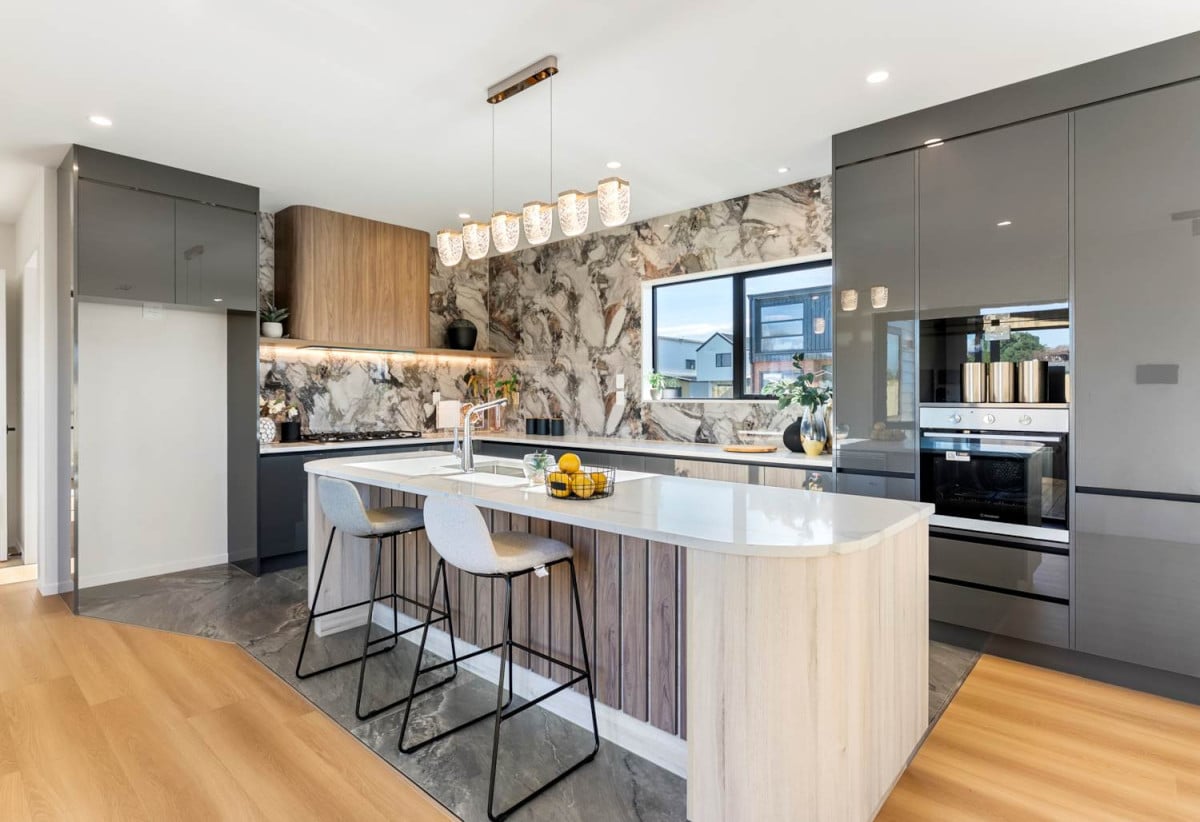 742m2 section, 4+3 wing configuration, 2 Kitchens, Main home 4 beds ( 2 ensuites) 3.5 baths house with double garage, wing dwelling, 3 beds ( 1 ensuite) 2 baths, close to Opaheke School, Rosehill College, Opaheke Reserve, 49 Stableford Crescent, Opaheke, Auckland