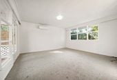 Double Westlake school zone, Renovated 3 beds + study room 1 bath house with tandem garage, close to schools, shops, supermarkets, beach, motorway access, 0.1 km to Westlake Boys’ High School, 0.3 km to Forrest Hill School, 0.7 km to Westlake Girls’ High School, 1/51 Forrest Hill Road, Milford, Auckland