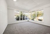 Double Westlake school zone, Renovated 3 beds + study room 1 bath house with tandem garage, close to schools, shops, supermarkets, beach, motorway access, 0.1 km to Westlake Boys’ High School, 0.3 km to Forrest Hill School, 0.7 km to Westlake Girls’ High School, 1/51 Forrest Hill Road, Milford, Auckland
