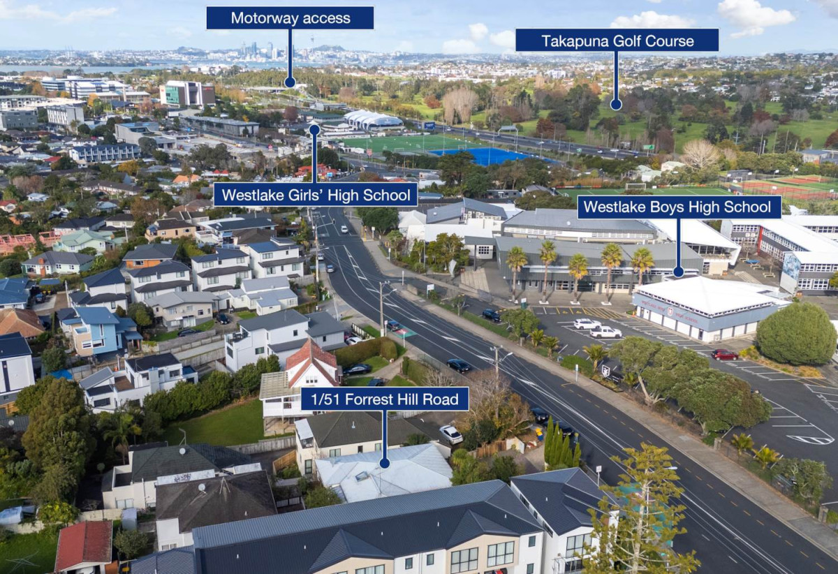 Double Westlake school zone, Renovated 3 beds + study room 1 bath house with tandem garage, close to schools, shops, supermarkets, beach, motorway access, 0.1 km to Westlake Boys’ High School, 0.3 km to Forrest Hill School, 0.7 km to Westlake Girls’ High School, 1/51 Forrest Hill Road, Milford, Auckland