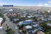 Double Westlake school zone, Renovated 3 beds + study room 1 bath house with tandem garage, close to schools, shops, supermarkets, beach, motorway access, 0.1 km to Westlake Boys’ High School, 0.3 km to Forrest Hill School, 0.7 km to Westlake Girls’ High School, 1/51 Forrest Hill Road, Milford, Auckland