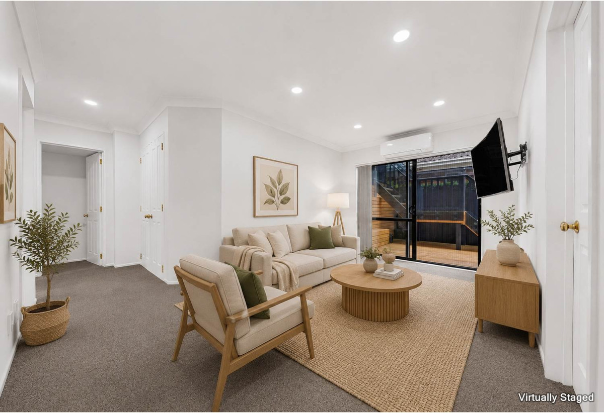 Mt Roskill Grammar zone, 226m2 4 beds 3 baths house with double garage on 338m2 section, just a short stroll from the Keith Hay Park swimming pool complex and all the sporting amenities, close to schools, shops, motorway access, 0.5 km to Hay Park School, 52A Oakdale Road, Mt Roskill, Auckland