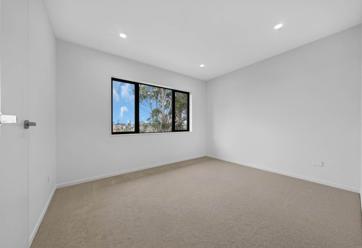 173m2 Brandnew Standalone 4 beds 3.5 baths house with garage on 248m2 section, close to schools, shops, easy motorway access, 34A Lorikeet Place, Unsworth Heights, Auckland