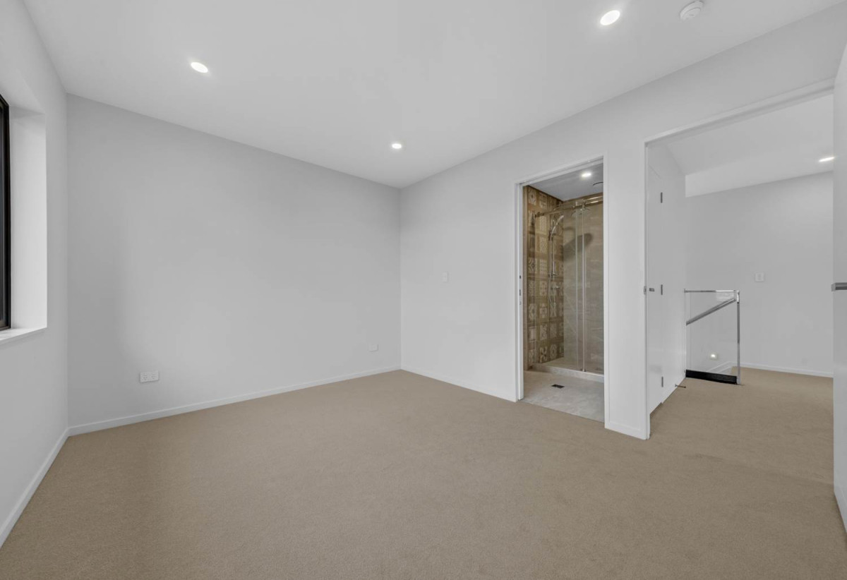 173m2 Brandnew Standalone 4 beds 3.5 baths house with garage on 248m2 section, close to schools, shops, easy motorway access, 34A Lorikeet Place, Unsworth Heights, Auckland