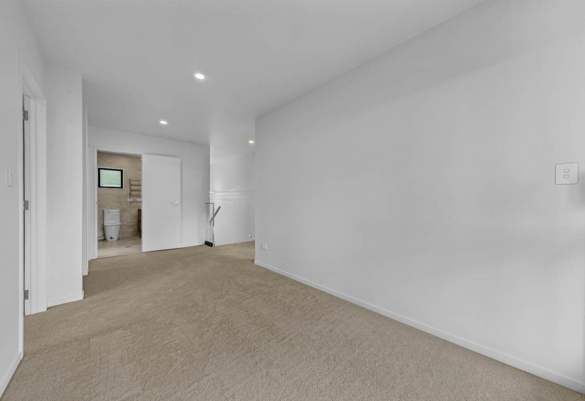 173m2 Brandnew Standalone 4 beds 3.5 baths house with garage on 248m2 section, close to schools, shops, easy motorway access, 34A Lorikeet Place, Unsworth Heights, Auckland